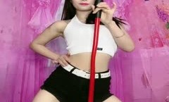 千元无上定制快手被封就开新号业内小有名气的网红女91新片！【敏爷燕儿】漏B漏脸激ji情顶胯大 *** 都跟着波动_ (8)