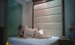 土豪哥酒jiu店高价约操172CM奶大性.感的腿模美.女,又加了1000元小费,各种配合 *** ：干的我逼好痒, *** ,射给我!