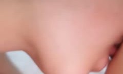 00后嫩neng妹mei和小男友啪pa啪大秀，跳蛋塞操震动口口上位骑乘抽[chou]插浴室洗澡，很是诱惑喜欢不要错过