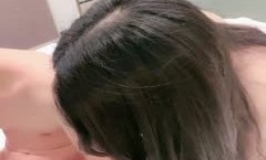 大眼萌妹mei子雯雅被男友拉出来做直播后入操操， *** 声很大第官网一视角很 *** 