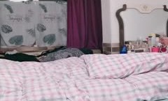 温柔小白露脸良家小媳妇自己一个人在家大秀直播，陪 *** 互动撩骚，揉着骚 *** 道具抽[chou]插 ***  *** ，精jing彩又 *** 