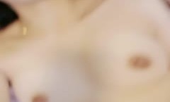 气质网红脸妹mei子，模特好身shen材，特写嫩鲍鱼躺在床上和网友聊骚
