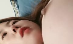 皮肤很白的妹mei子，手持镜头第官网一视角，手指自[zi]慰，掰开特写，蝴蝶逼超级好看很 *** 