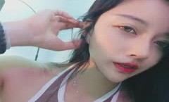 有点混血高挑模特女神，撅起 *** 露出美鲍鱼，和网友聊聊自己的性事，特写粉木耳