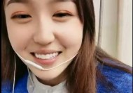 身高176小学妹mei课上让闺蜜掩护偷偷漏 *** ，回宿舍脱.光光