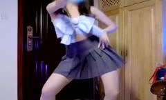 ⭐青春无敌⭐抖音风极品长腿推特网红女神dong *** 裸舞私拍可盐可甜各种制服情趣衣服跳着跳着就没了(9)