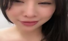  *** 杂乱露脸妹mei子，舌功勾人特写掰穴蝴蝶粉[fen]穴 道具抹点润滑剂，自[zi]慰深喉插[cha]穴