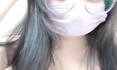 斯文眼镜口罩妹mei子 *** 大黑牛自[zi]慰，白皙美.乳苗条身shen材椅子上头部抽[chou]插震动， ***  *** 娇喘连连